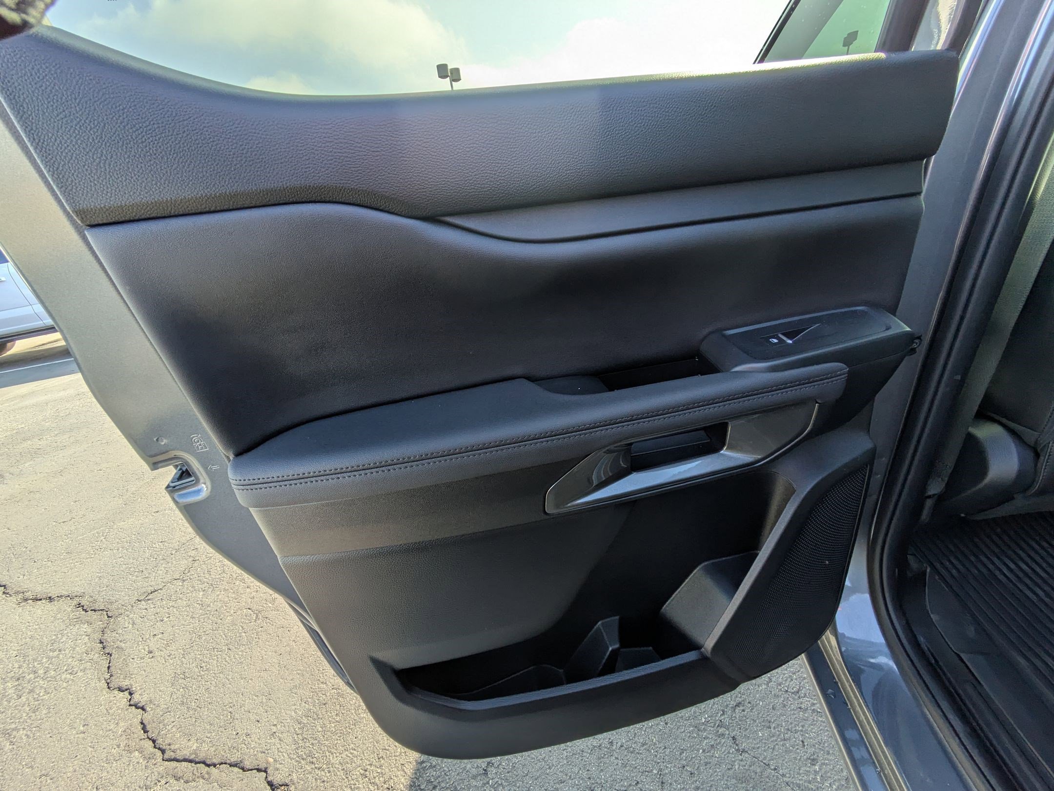 Used 2025 Ford Ranger Lariat w/ FX4 Off-Road Package image 29