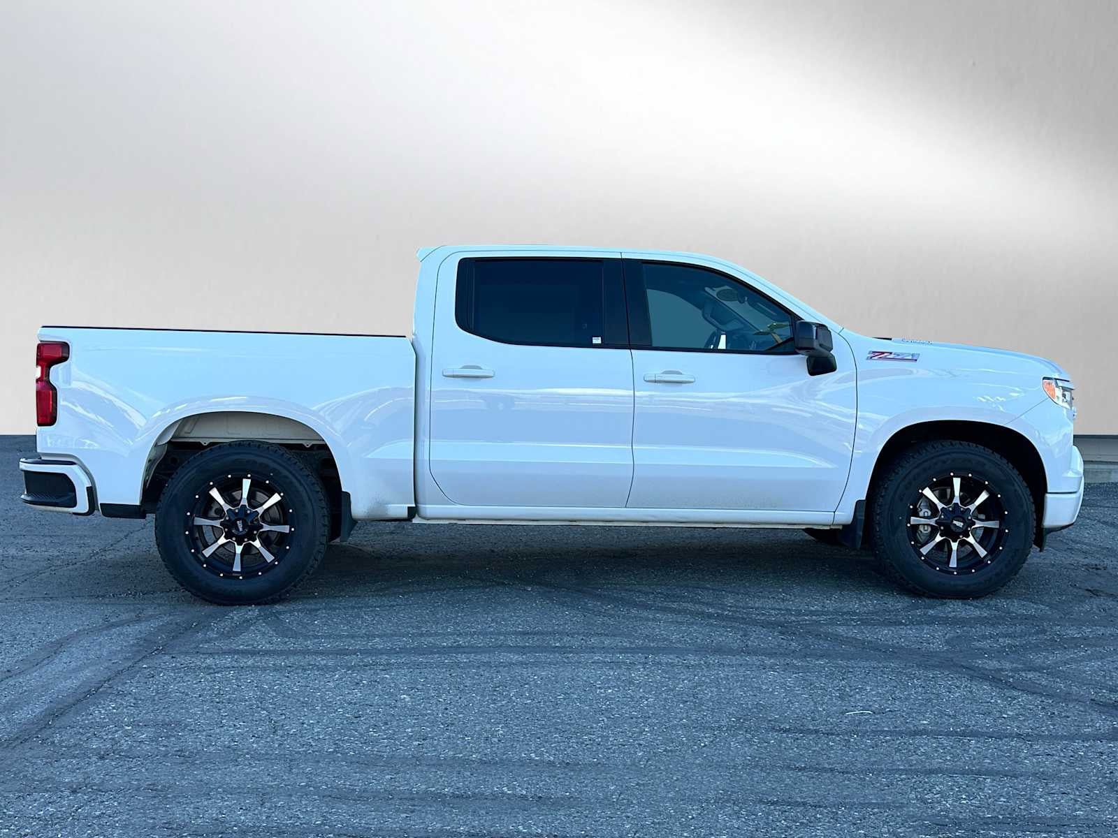 Used 2024 Chevrolet Silverado 1500 RST w/ Z71 Off-Road Package AWD/4WD image 8