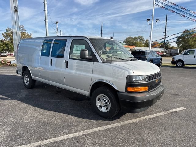 Used 2025 Chevrolet Express 2500 Extended w/ Driver Convenience Package RWD image 19