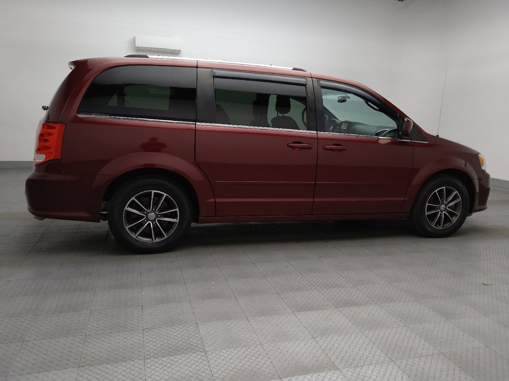 Used 2017 Dodge Grand Caravan SXT image 10