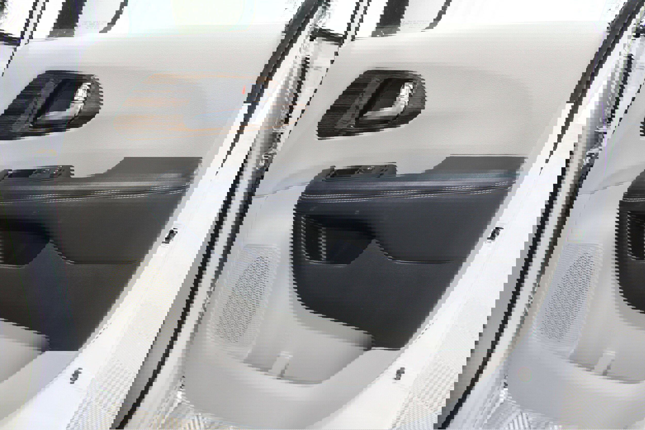 Used 2023 Chrysler Pacifica Limited image 27