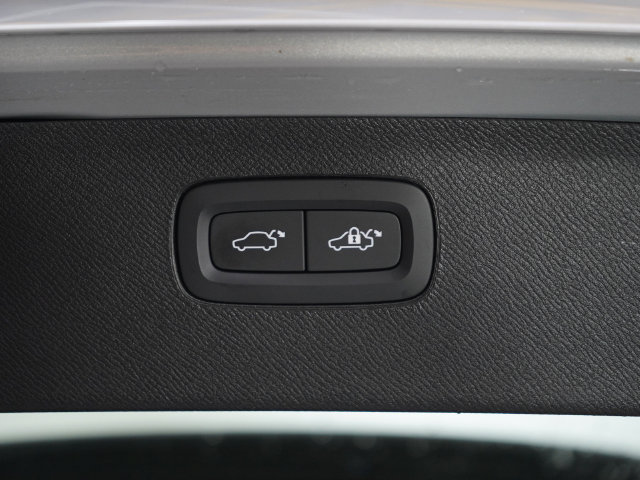 Used 2023 Volvo XC90 B6 Plus AWD/4WD image 17