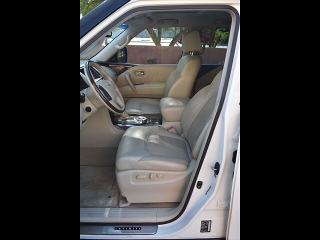 Used 2014 INFINITI QX80 2WD w/ Deluxe Touring Package image 16