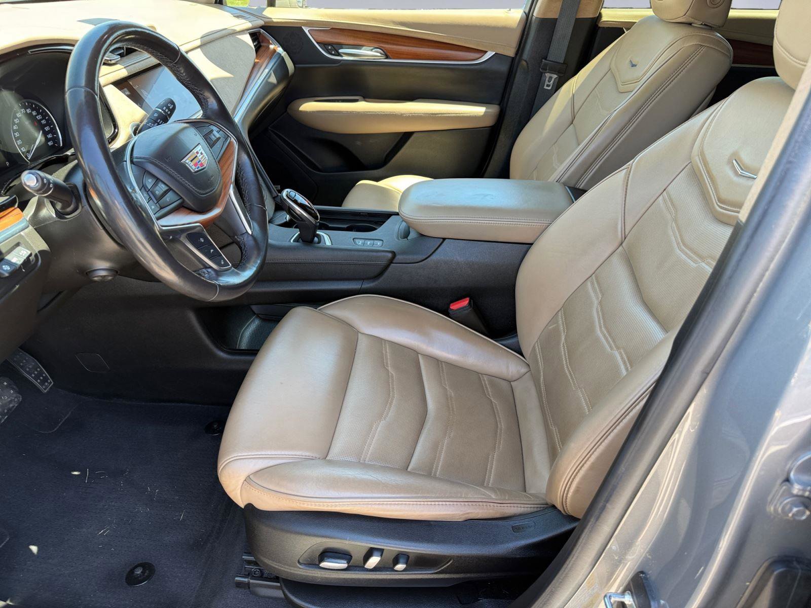 Used 2018 Cadillac XT5 Platinum w/ Driver Assist Package AWD/4WD image 16