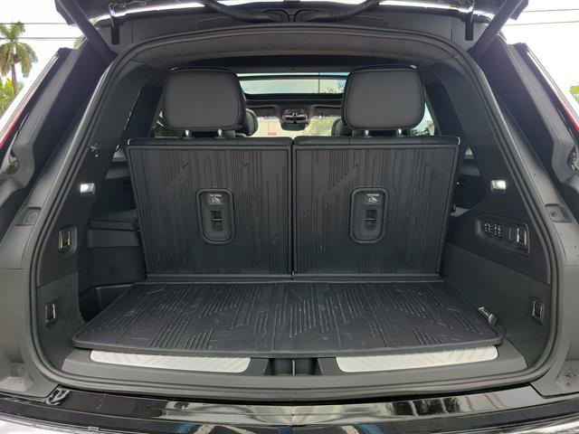 Certified 2026 Cadillac Vistiq Sport w/ LPO, Floor Liner Package AWD/4WD image 6