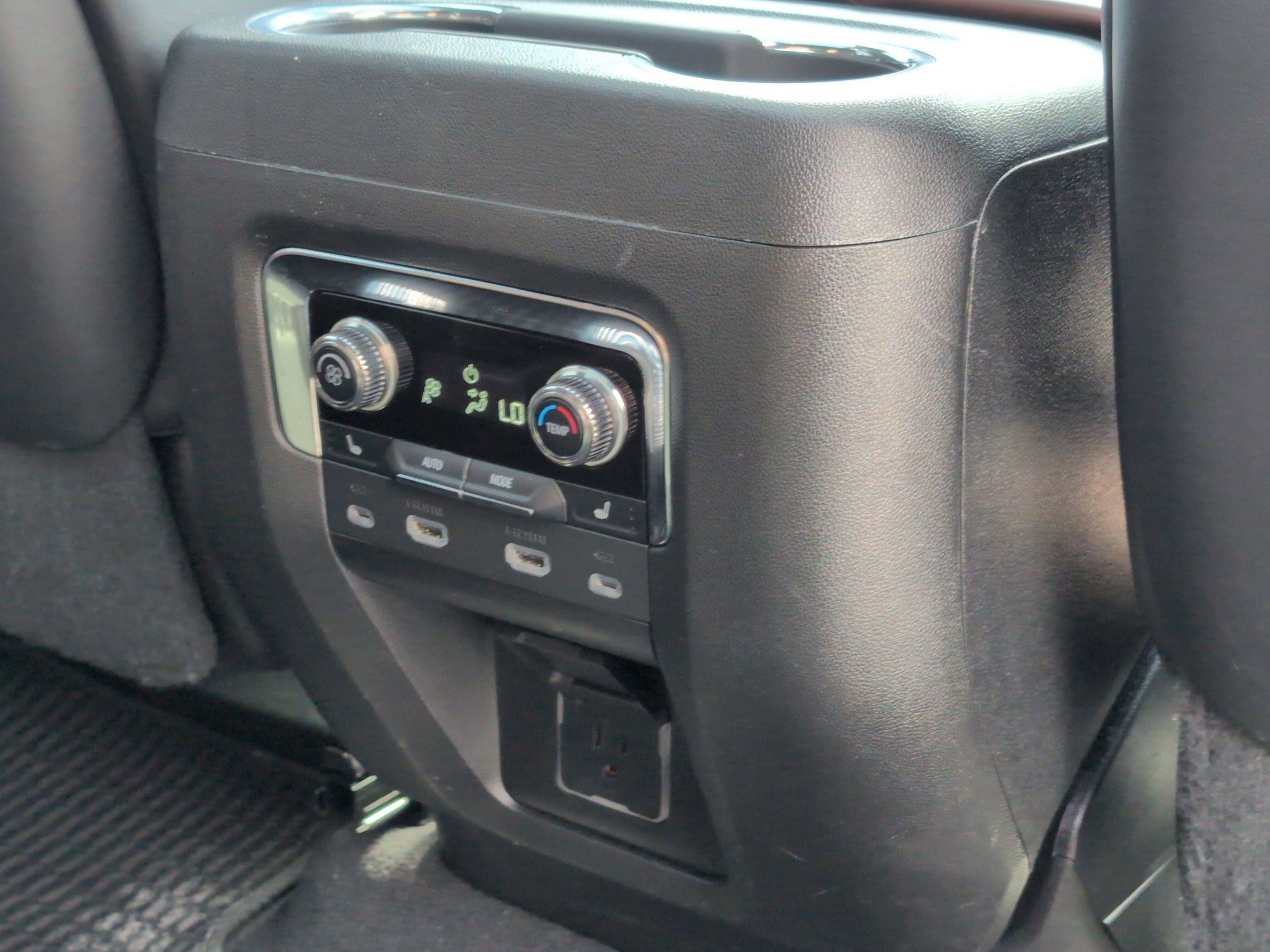 Used 2023 GMC Yukon Denali Ultimate AWD/4WD image 29