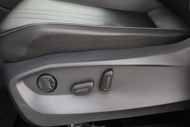 Used 2022 Volkswagen Tiguan SE FWD image 23