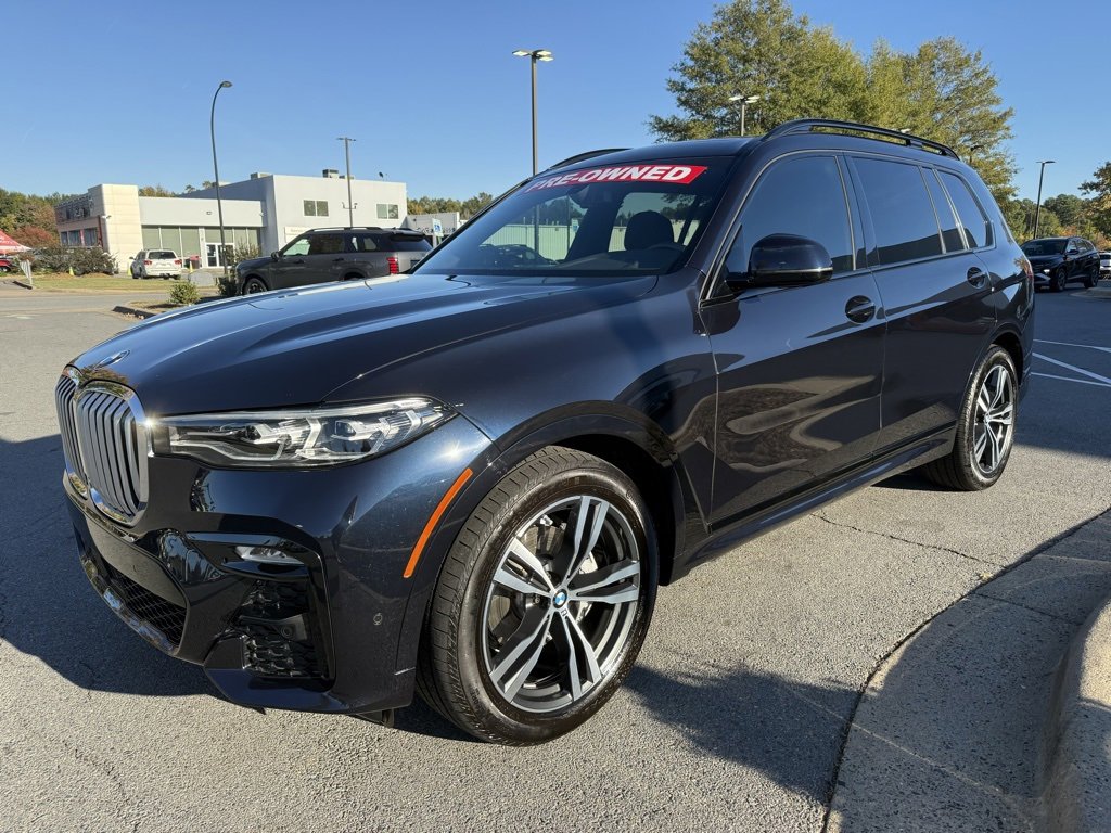 Used 2022 BMW X7 xDrive40i w/ M Sport Package image 3