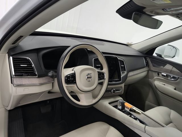 Used 2024 Volvo XC90 B6 Plus image 17