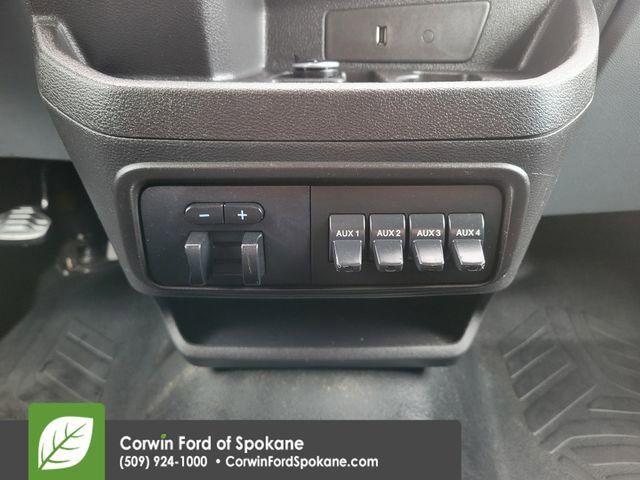 Used 2018 Ford Transit 150 XLT image 31