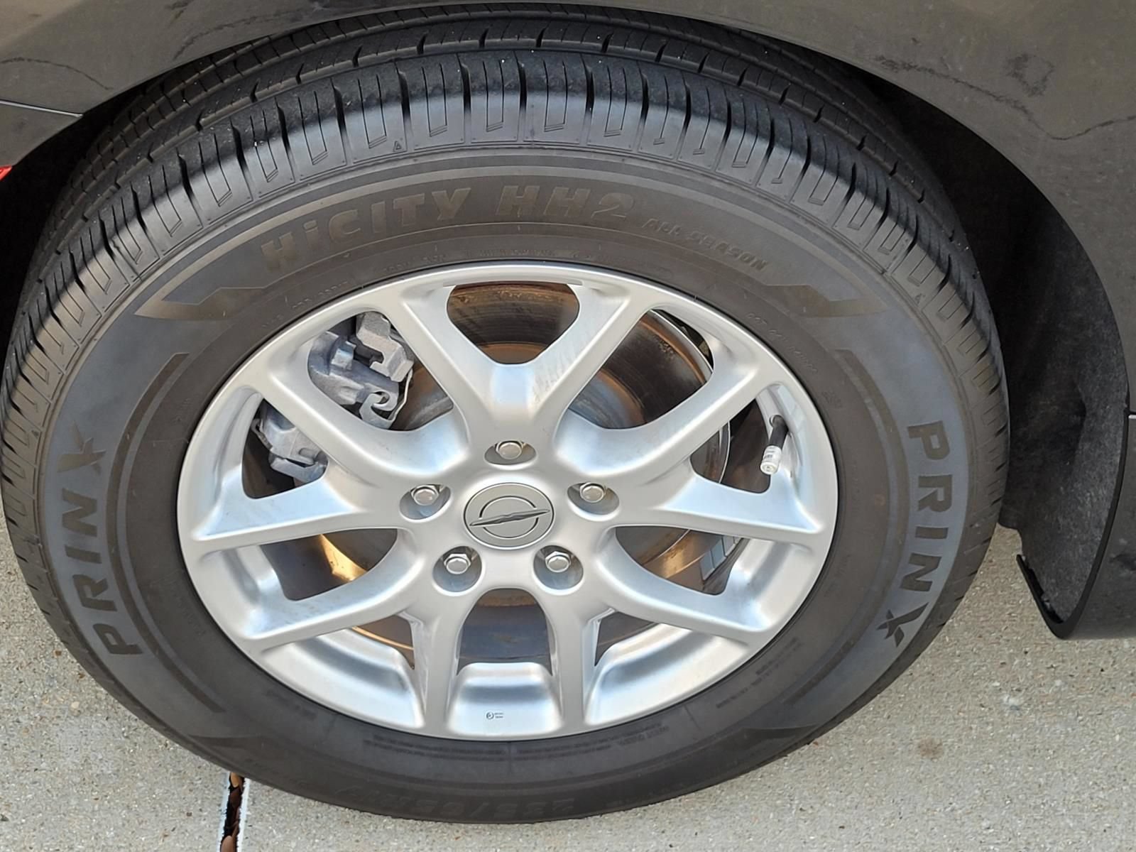 Used 2023 Chrysler Pacifica Touring-L FWD image 6