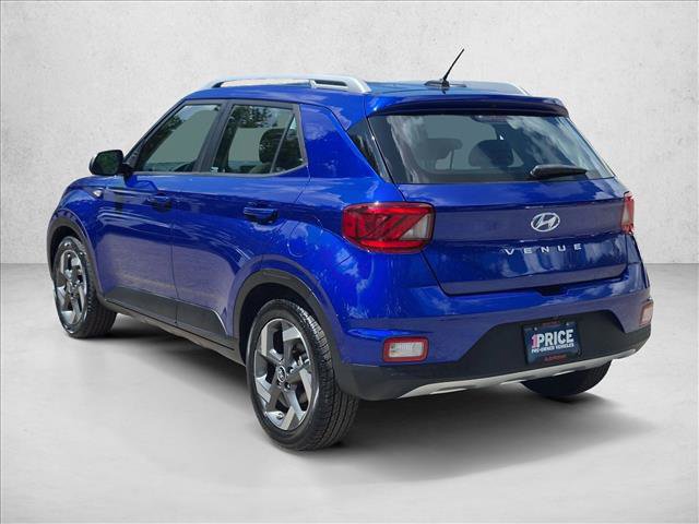 Used 2023 Hyundai Venue SEL FWD image 8