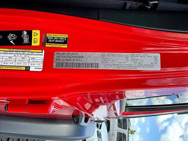 Used 2024 Jeep Wrangler Willys AWD/4WD image 30