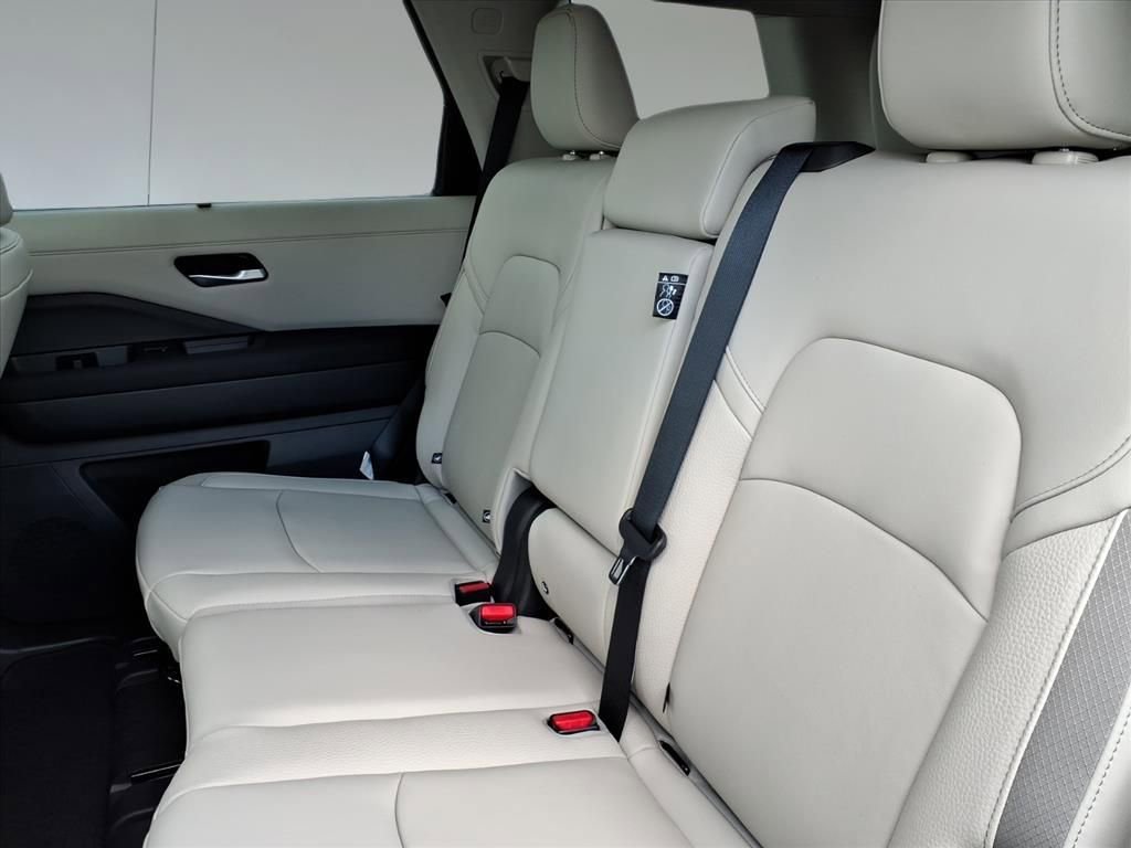 New 2025 Nissan Pathfinder SL image 27
