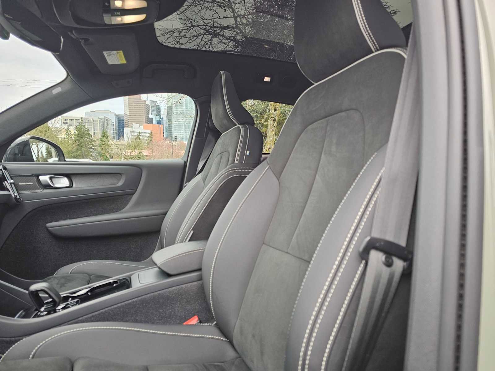 Certified 2023 Volvo C40 P8 Recharge Ultimate image 22