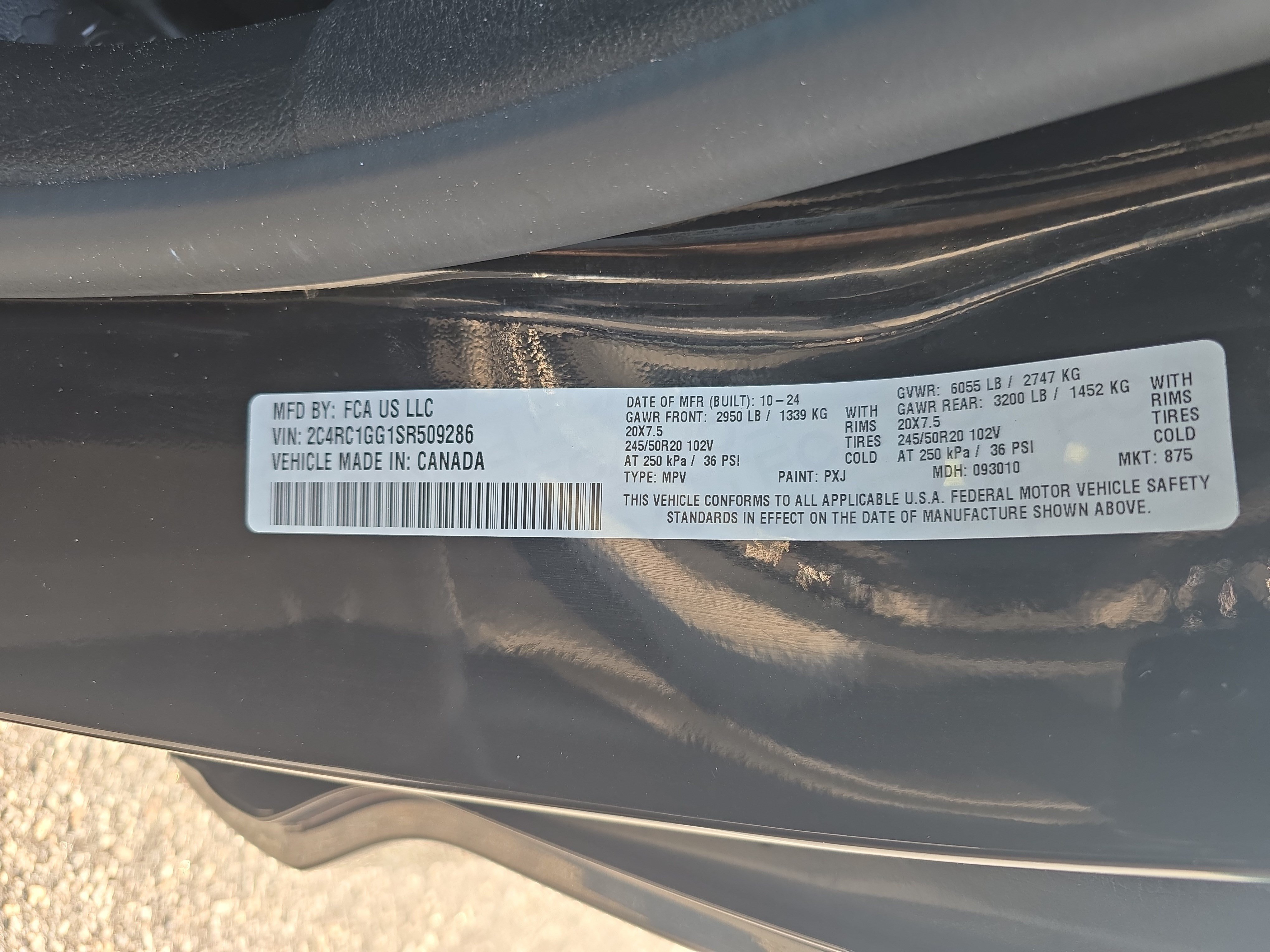 Used 2025 Chrysler Pacifica Limited FWD image 32