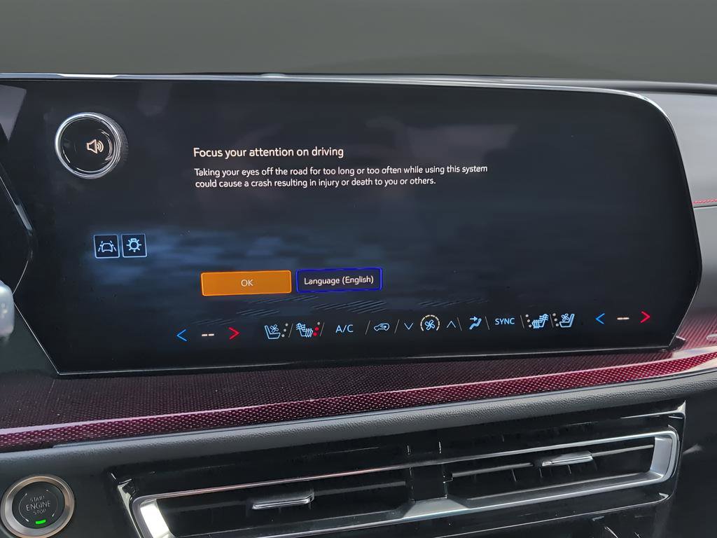 Used 2025 Chevrolet Traverse RS image 20