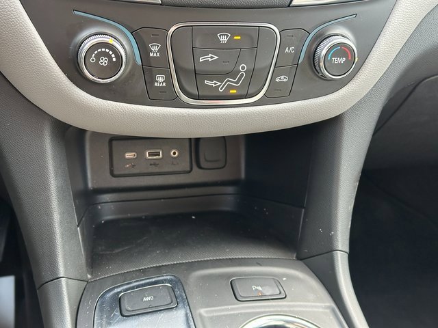 Used 2023 Chevrolet Equinox LT image 25