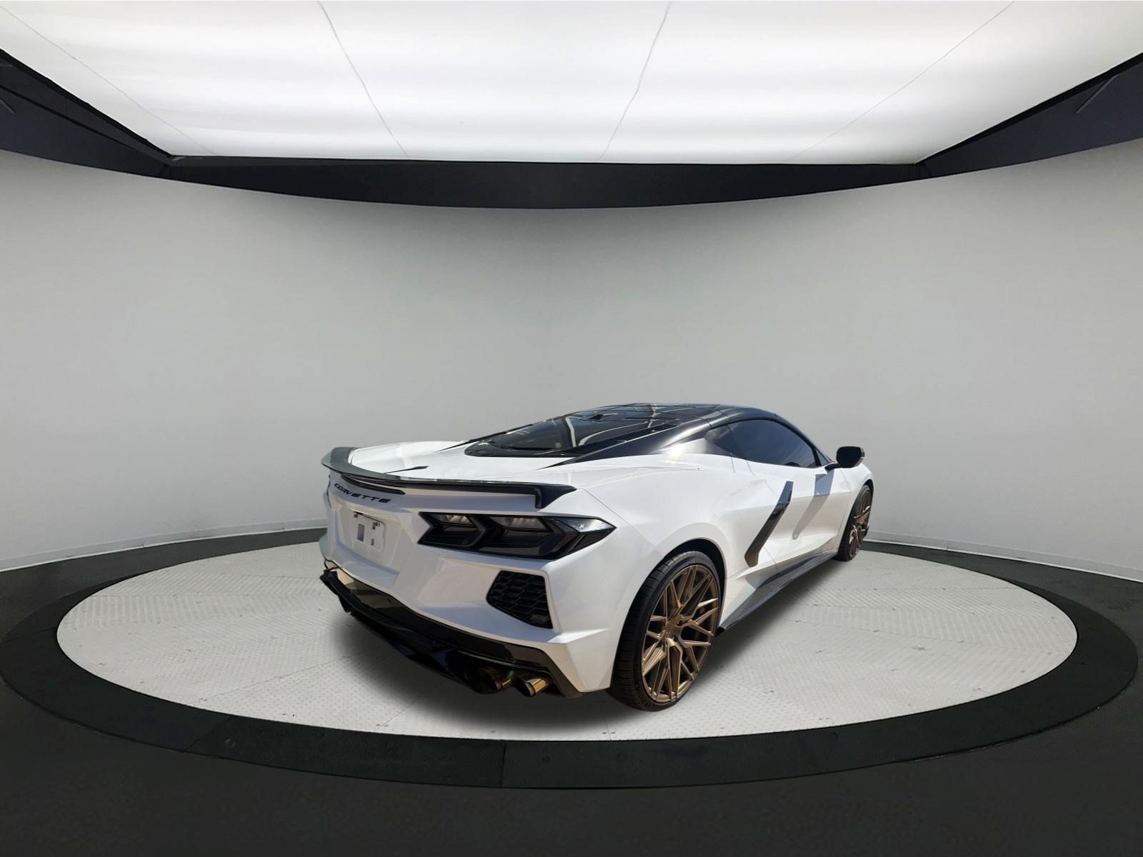 Used 2020 Chevrolet Corvette Stingray Preferred Cpe w/ 2LT Preferred Equipment Group RWD image 2