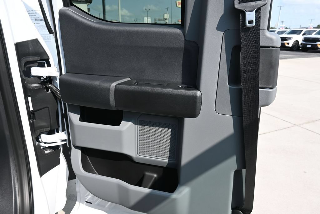 New 2026 Ford F550 4x4 Supercab Super Duty image 22