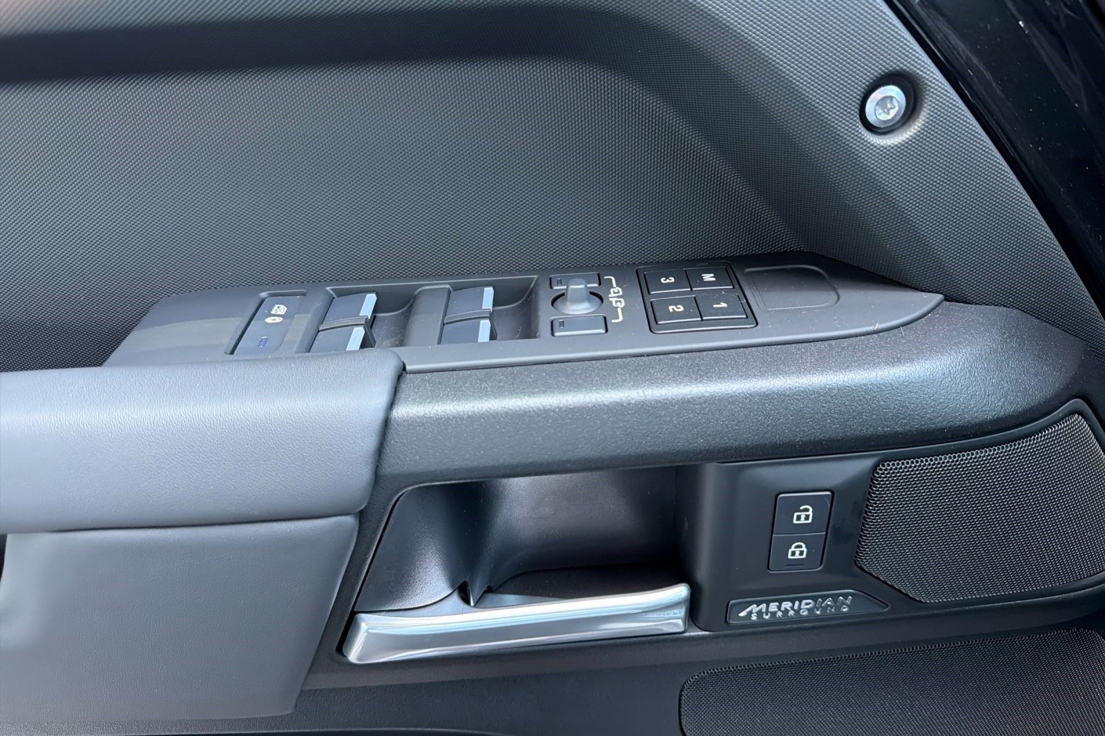 New 2026 Land Rover Defender 110 X AWD/4WD image 12