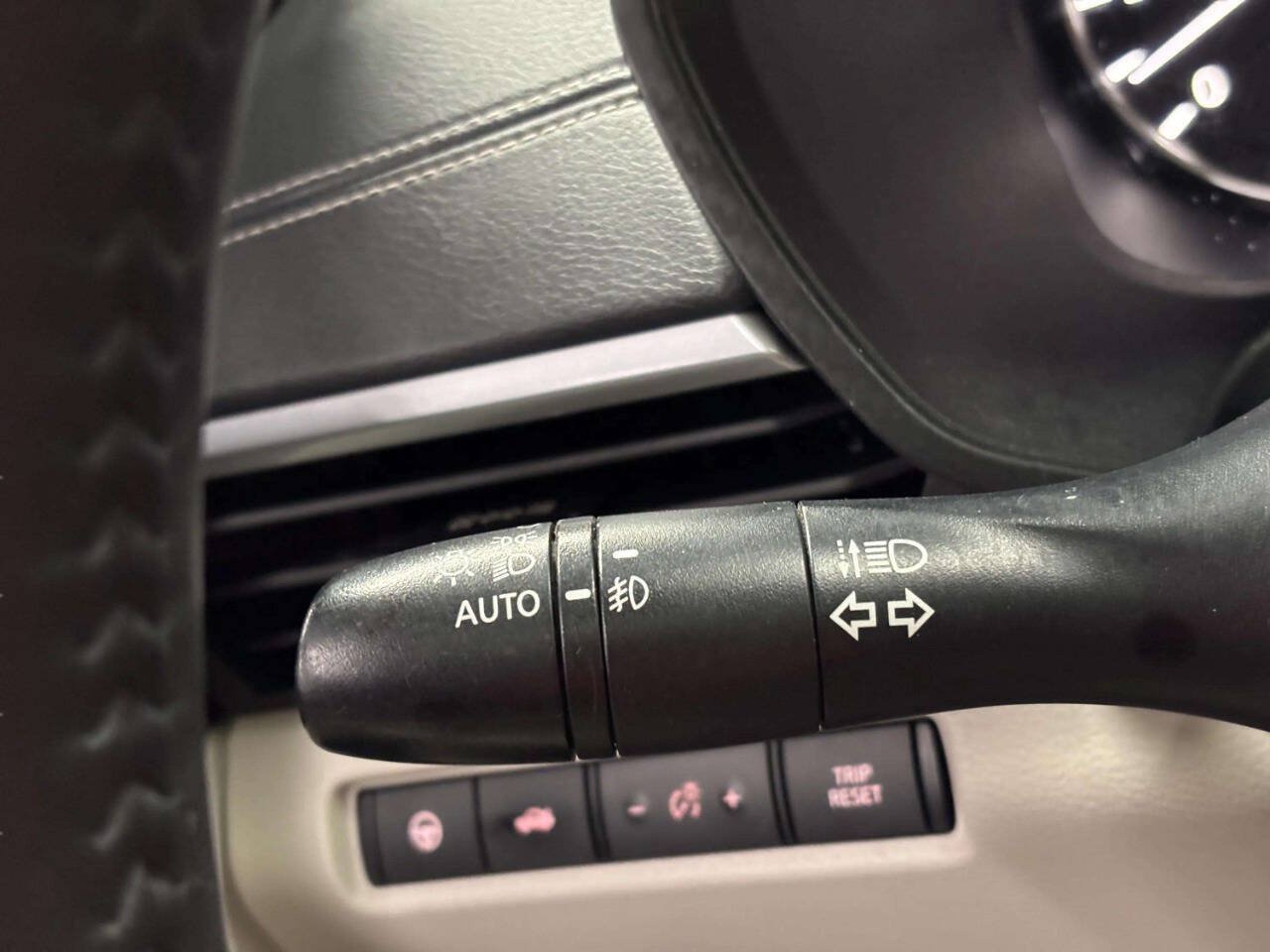 Used 2019 Nissan Altima 2.5 SV FWD image 32