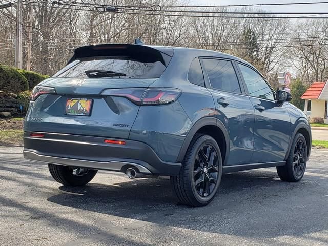 Used 2023 Honda HR-V Sport image 3