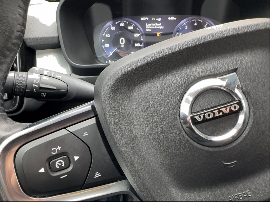 Used 2021 Volvo XC40 T5 Momentum w/ Premium Package AWD/4WD image 42