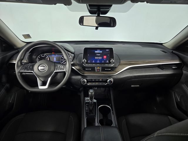Used 2024 Nissan Altima 2.5 SV FWD image 25