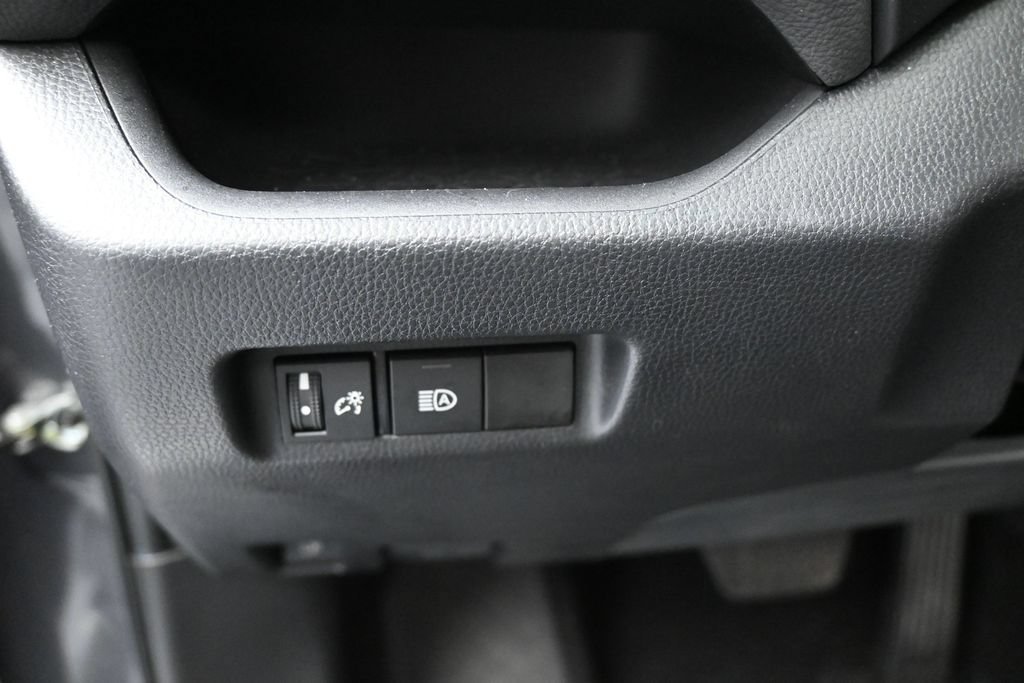 Used 2024 Toyota RAV4 XLE AWD/4WD image 16