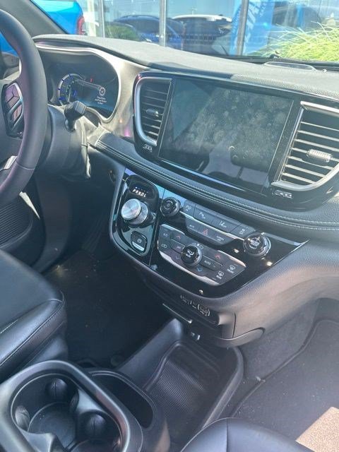 Used 2025 Chrysler Pacifica Select FWD image 20
