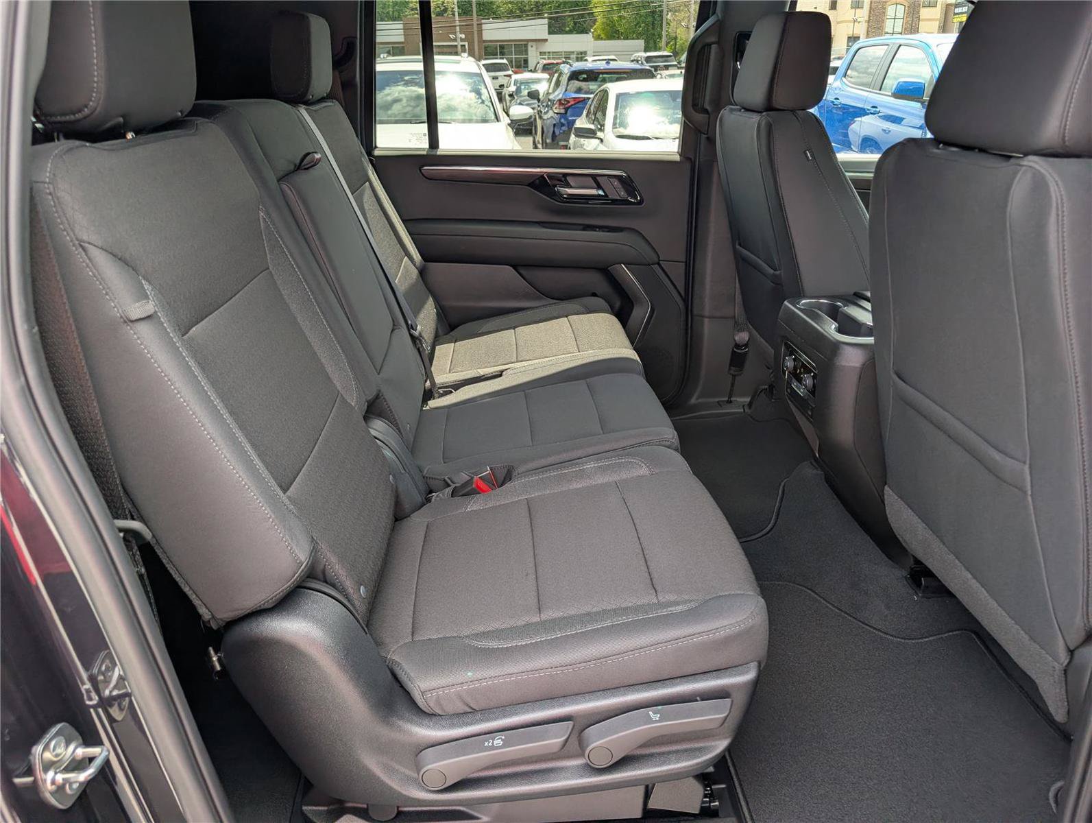 New 2026 Chevrolet Suburban LS w/ LPO, Dark Essentials Package AWD/4WD image 8