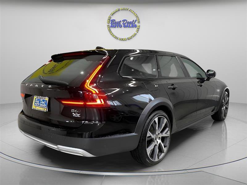 Used 2022 Volvo V90 B6 Cross Country AWD/4WD image 5