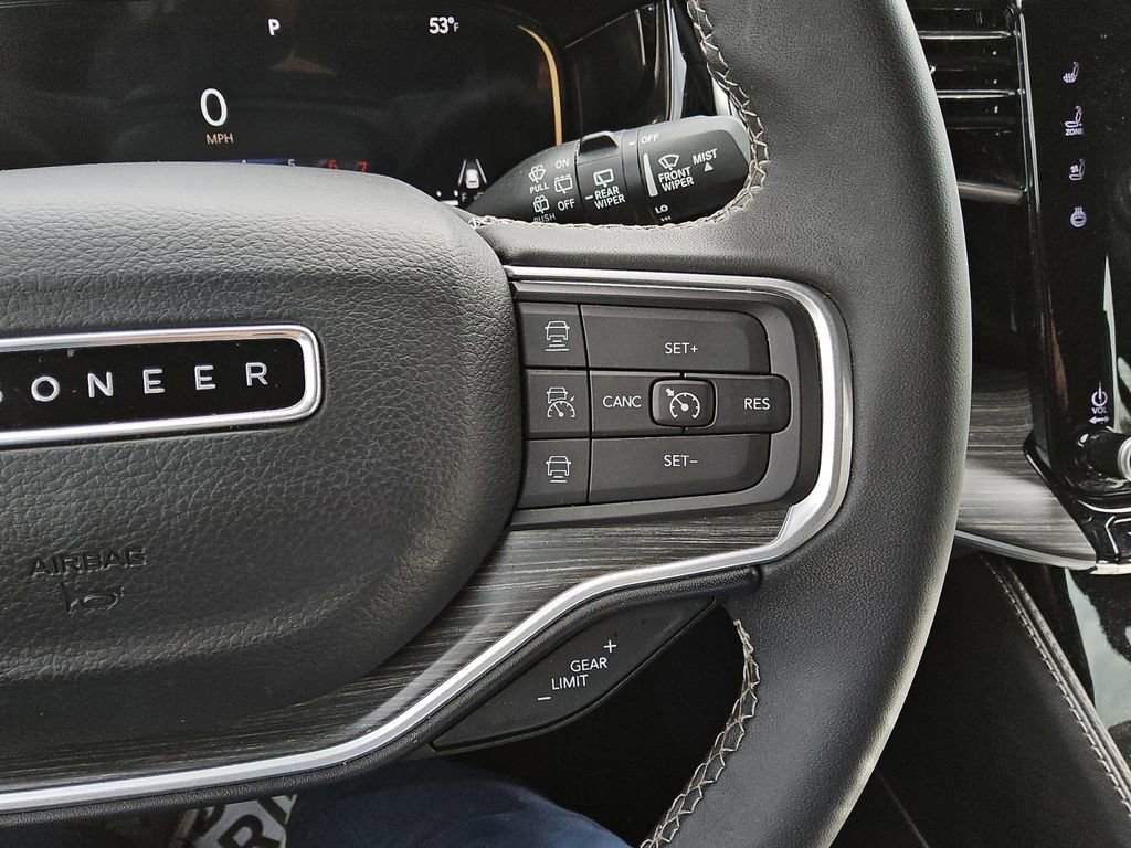 Used 2023 Jeep Wagoneer L Series II w/ Premium Group I image 25