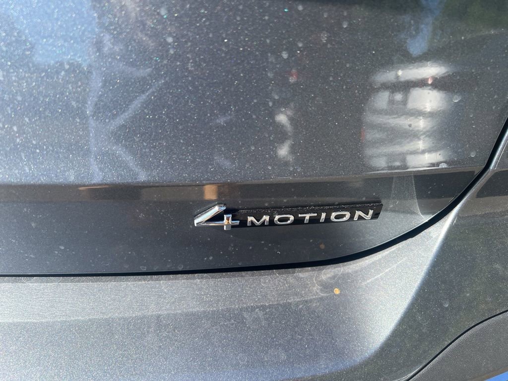 New 2025 Volkswagen Taos SE image 8