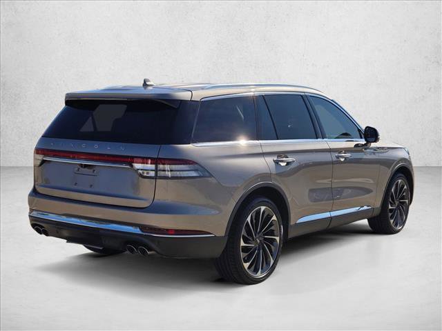 Used 2020 Lincoln Aviator Reserve w/ Equipment Group 202A image 6