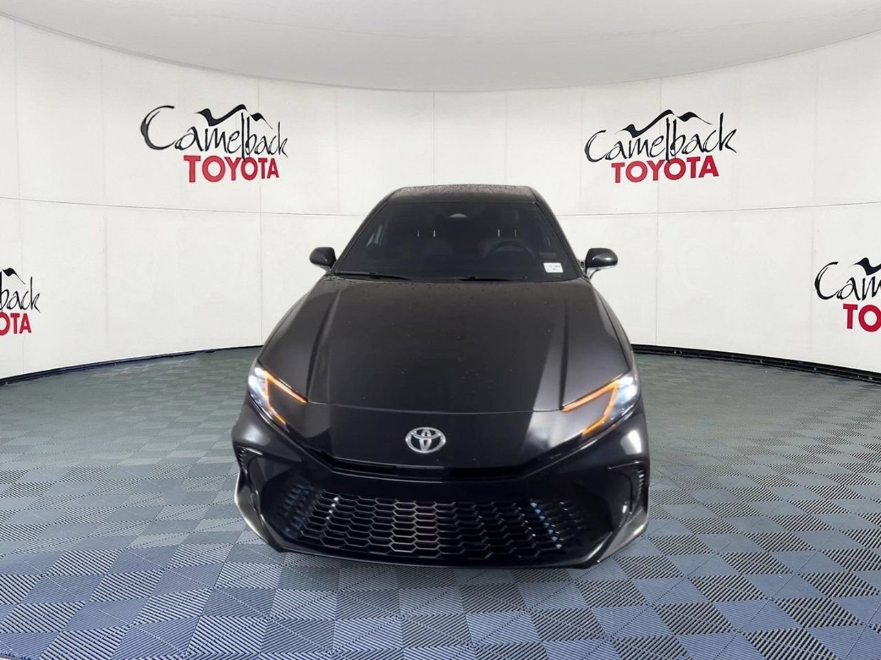 Used 2025 Toyota Camry XSE FWD image 6
