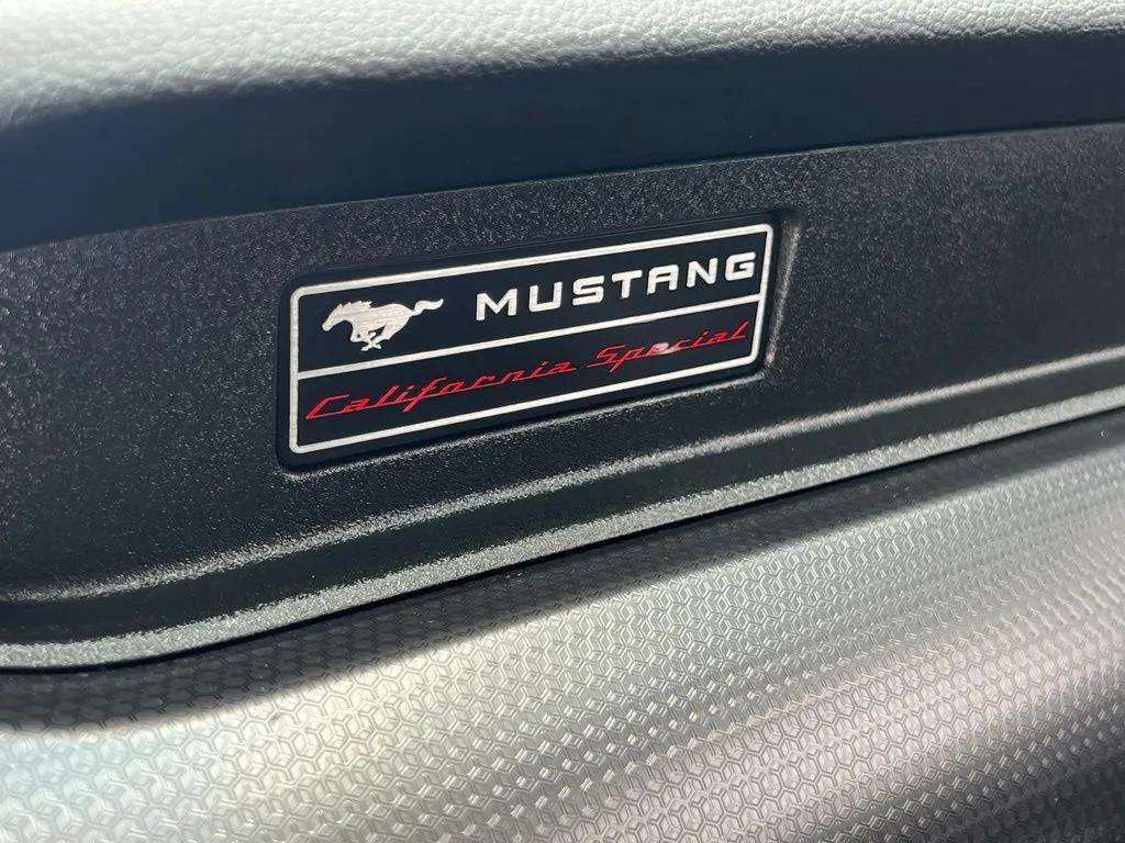 Used 2019 Ford Mustang GT Premium w/ Equipment Group 401A RWD image 37