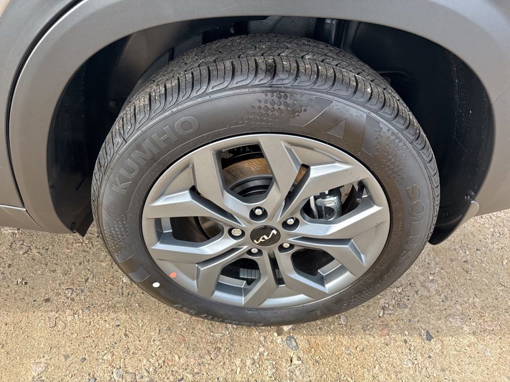 New 2026 Kia Seltos LX image 19