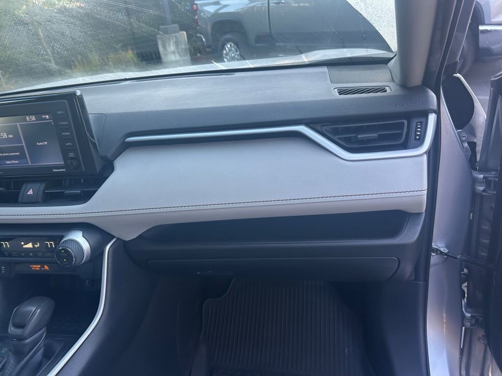 Used 2022 Toyota RAV4 XLE image 26