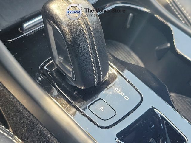 Used 2021 Volvo XC40 T5 R-Design w/ Advanced Package AWD/4WD image 29