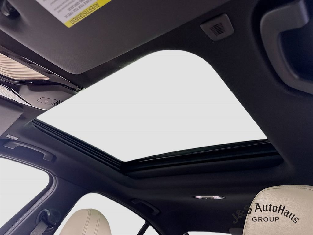 Used 2025 BMW M340i xDrive w/ Premium Package image 16