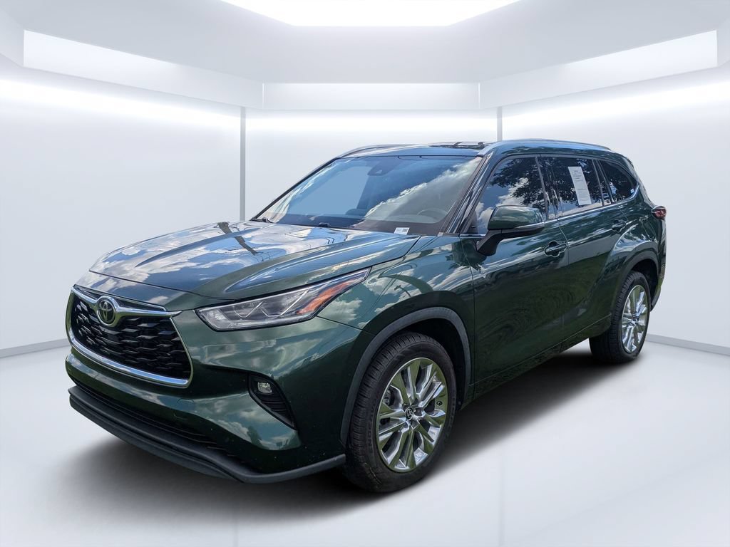 Used 2023 Toyota Highlander Limited FWD image 7