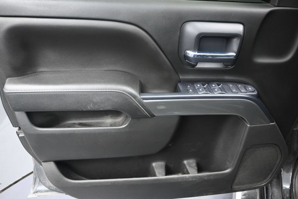Used 2018 Chevrolet Silverado 1500 LT w/ All Star Edition RWD image 11