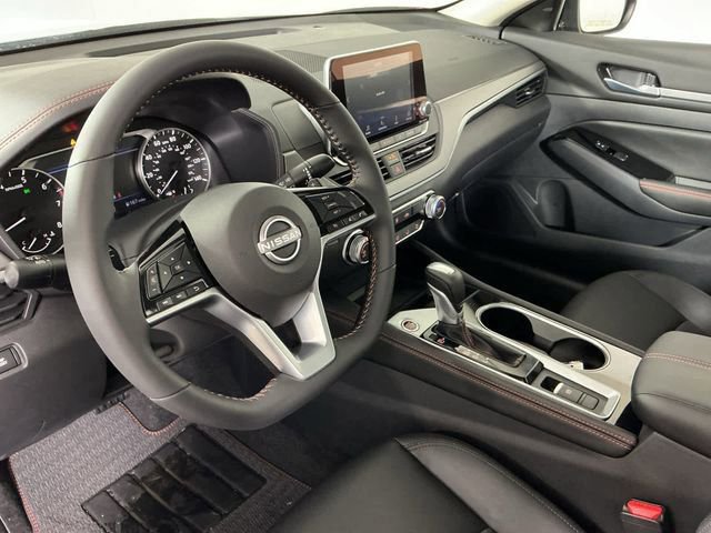 New 2025 Nissan Altima 2.5 SR image 9