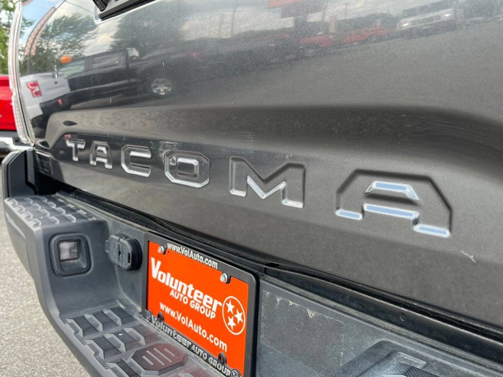 Used 2021 Toyota Tacoma TRD Sport AWD/4WD image 10