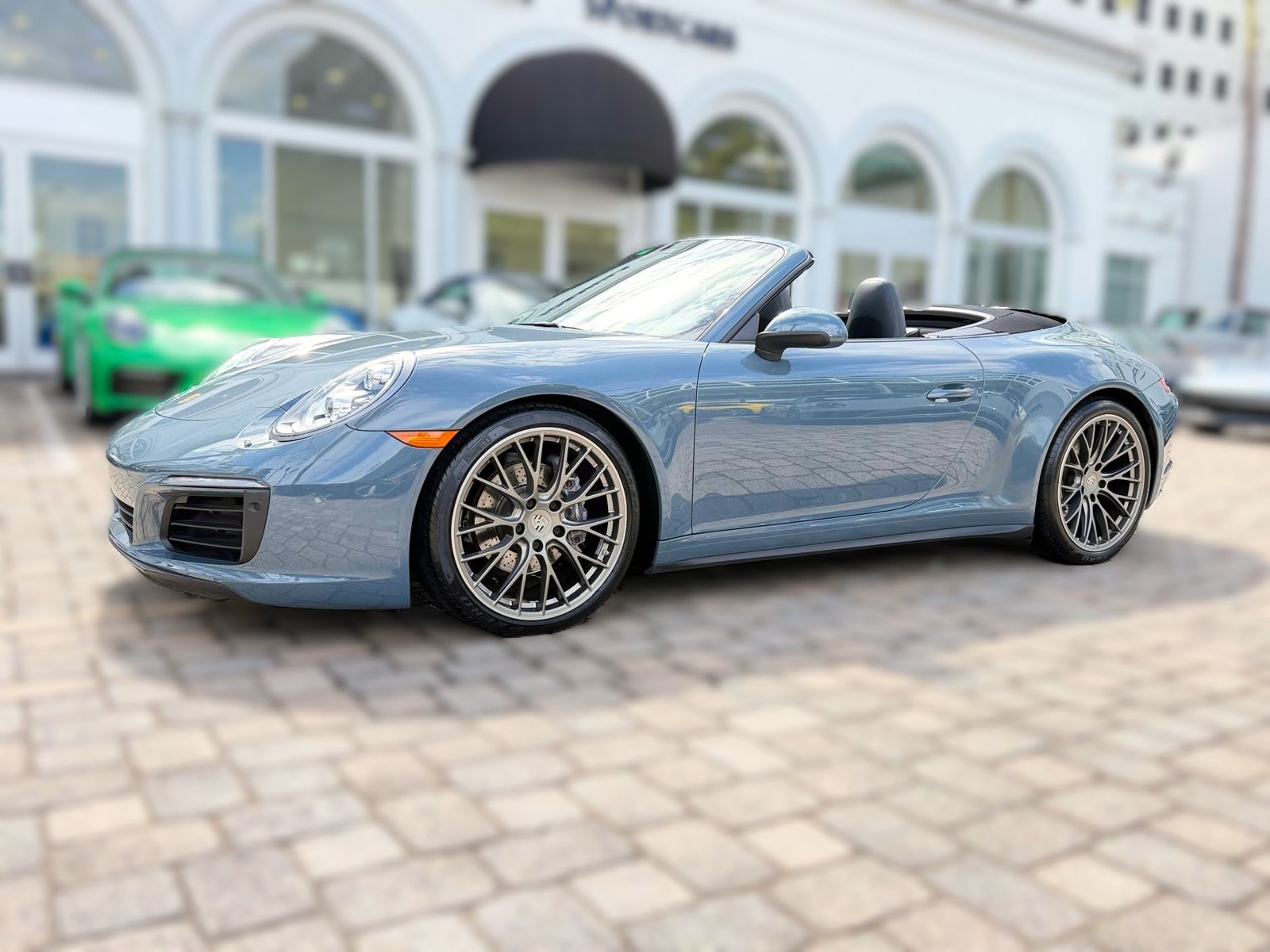 Used 2017 Porsche 911 Carrera 4 AWD/4WD image 1
