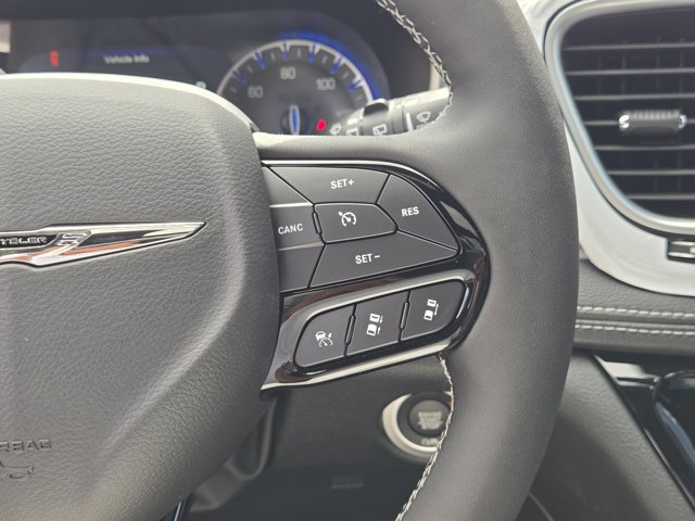 New 2026 Chrysler Pacifica Limited w/ S Appearance Package FWD image 14
