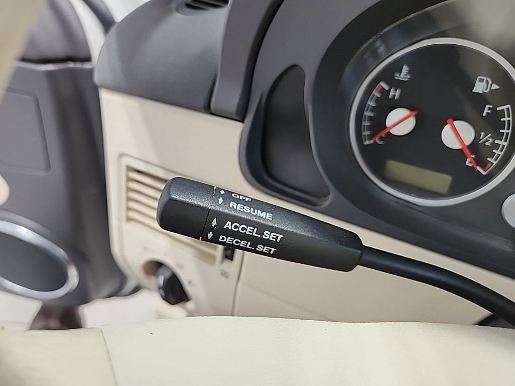 Used 2005 Chrysler Crossfire Limited RWD image 16