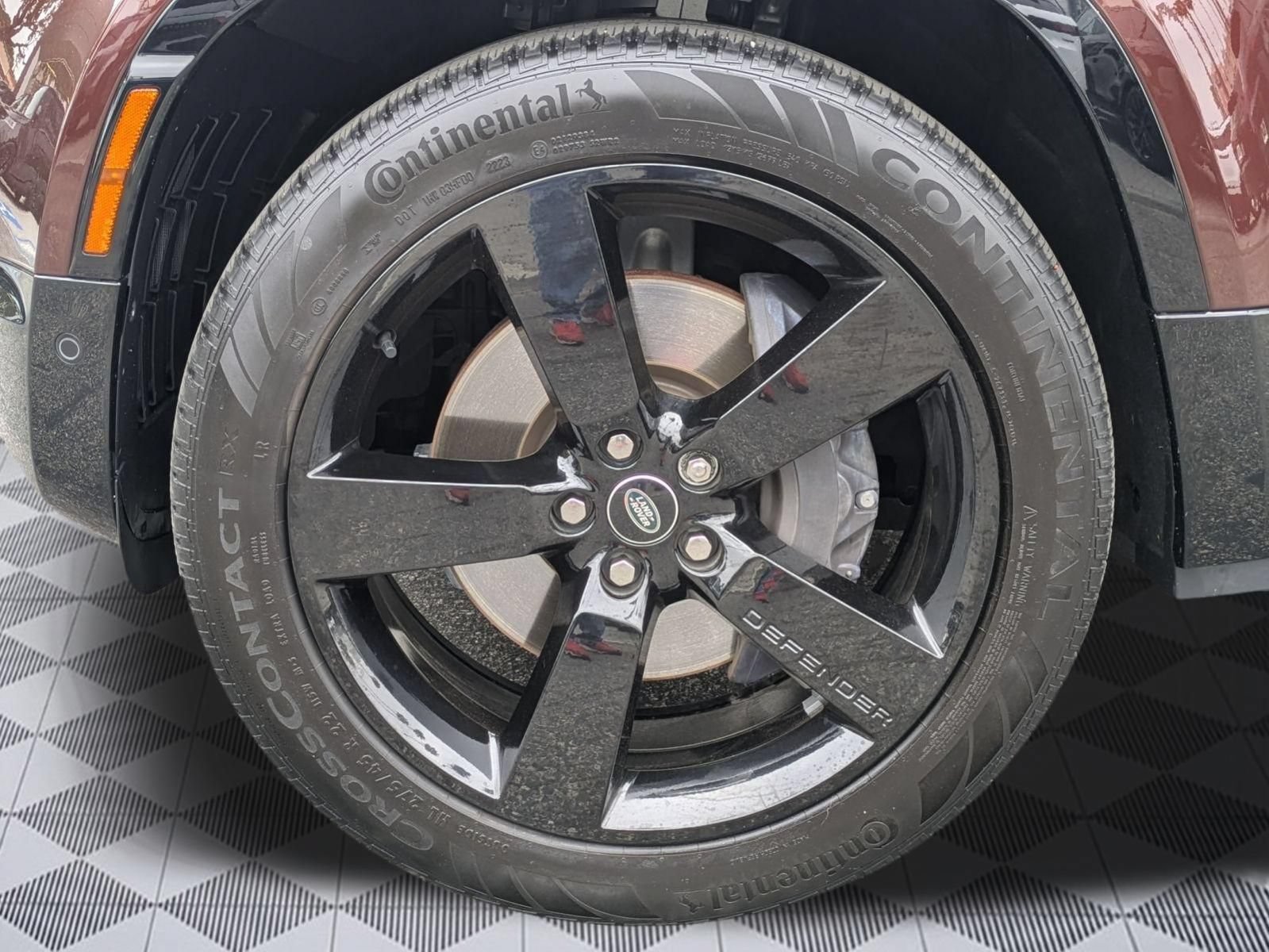 Used 2023 Land Rover Defender 130 X-Dynamic SE AWD/4WD image 9